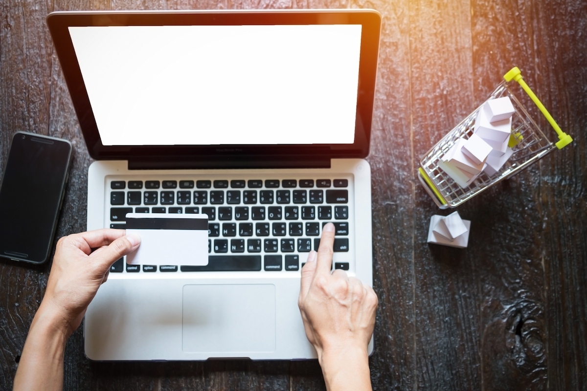 Cross-Border E-Commerce: Jak skutecznie sprzedawać za granicę i rozwinąć swój e-biznes